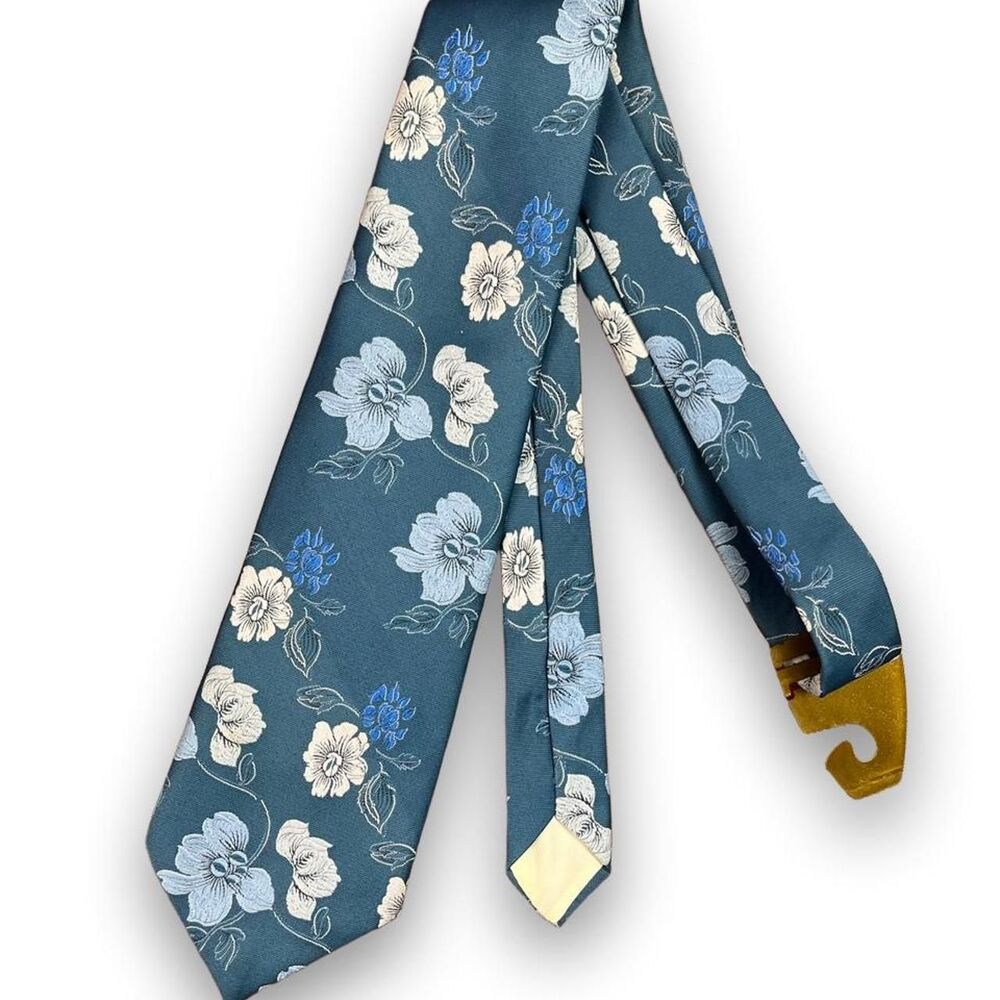 Classic Men’s Necktie by The Rossano Collection